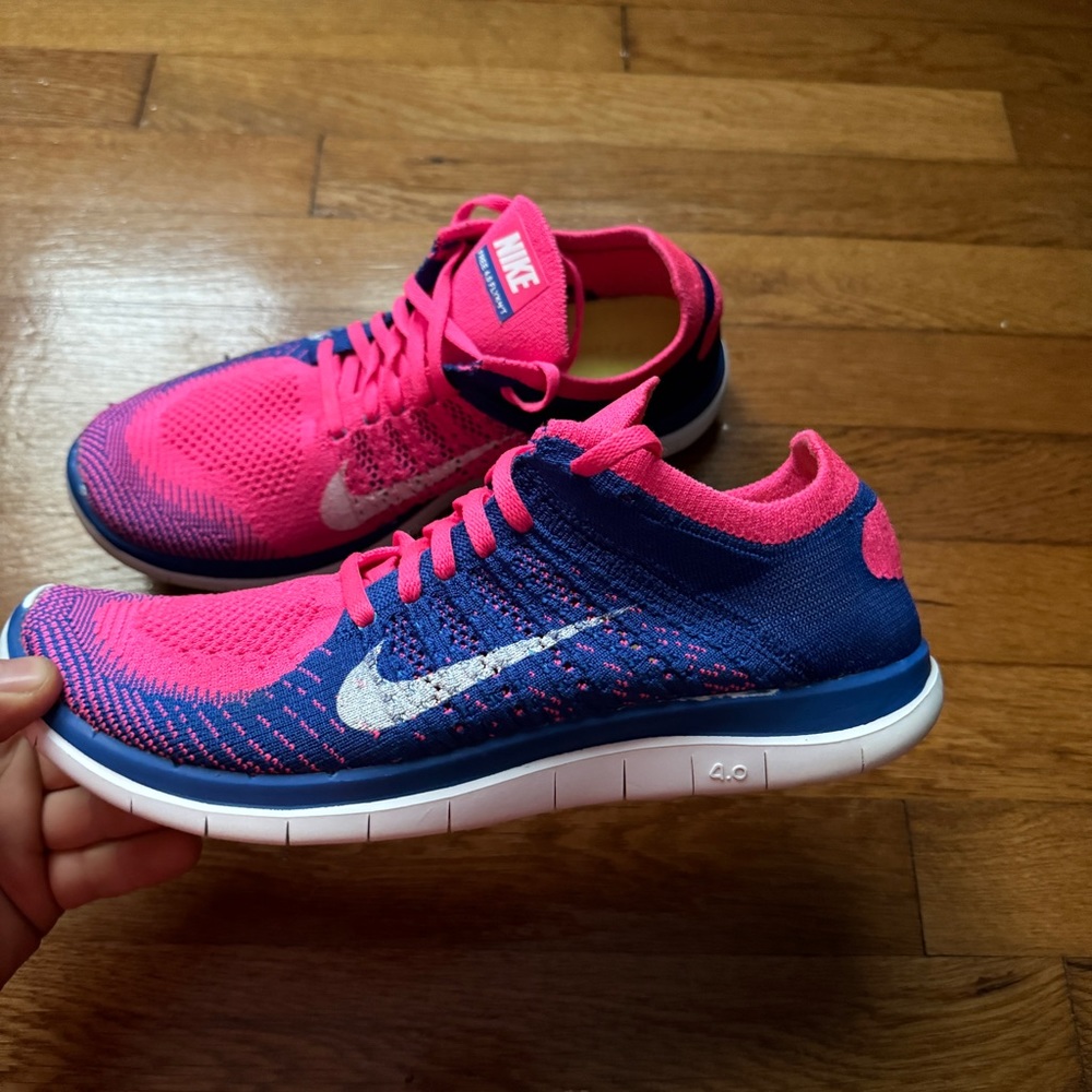 Womens Pink Nike Running Shoes - Picture 3 of 9